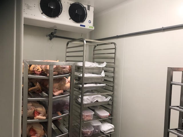 Atelier d’abattage aménagé en panneaux sandwich