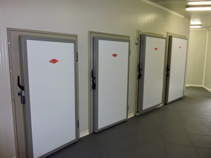 Portes frigorifiquespivotantes MA 80 largeurs 800 - 900 - 1000 -1200